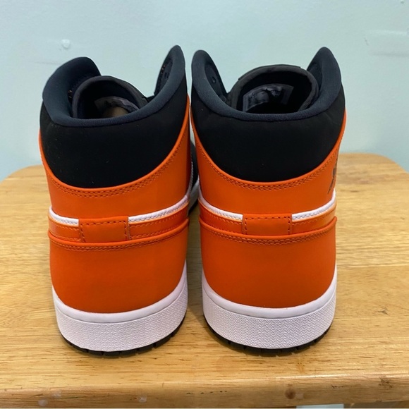 Nike Air Jordan 1 Mid Black Starfish Shattered Backboard Sz 14 Orange 554724 058 - Picture 7 of 13